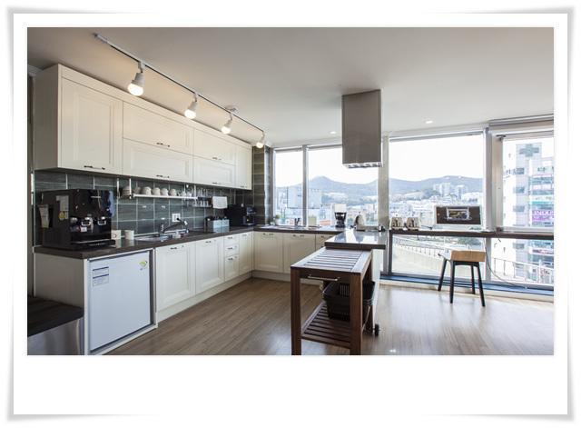 First Guesthouse Pusan Zewnętrze zdjęcie