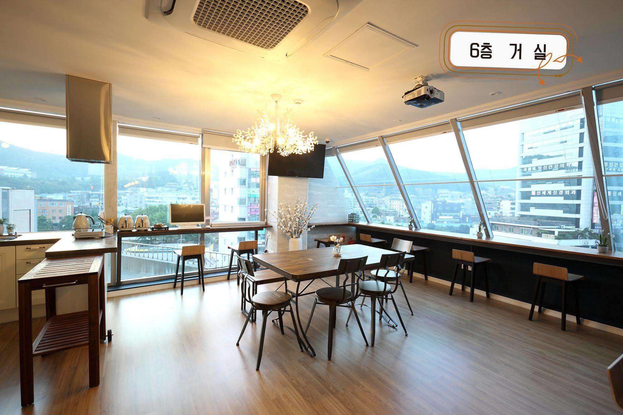 First Guesthouse Pusan Zewnętrze zdjęcie