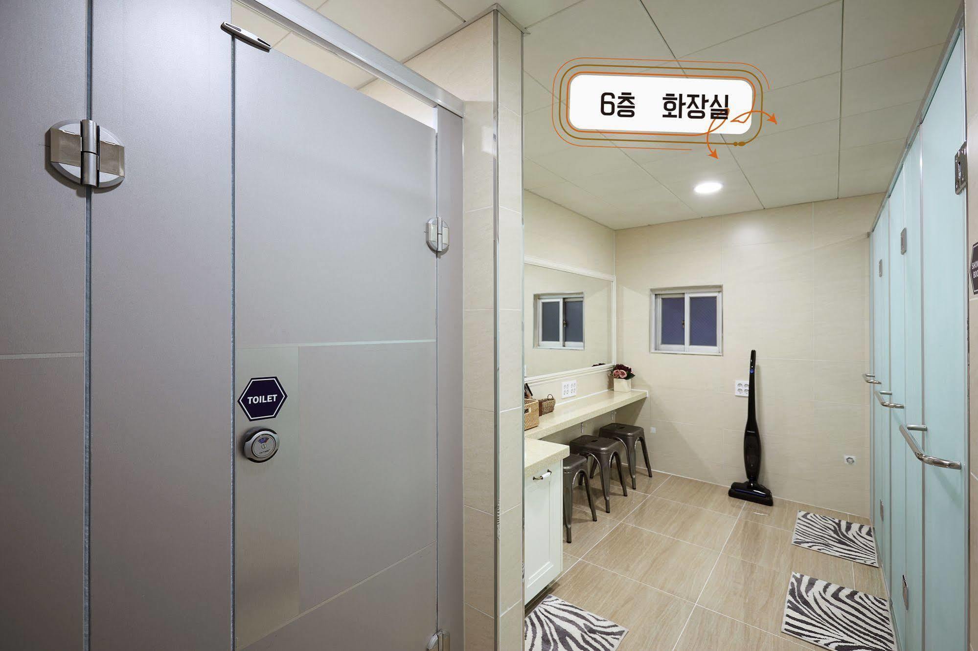 First Guesthouse Pusan Zewnętrze zdjęcie