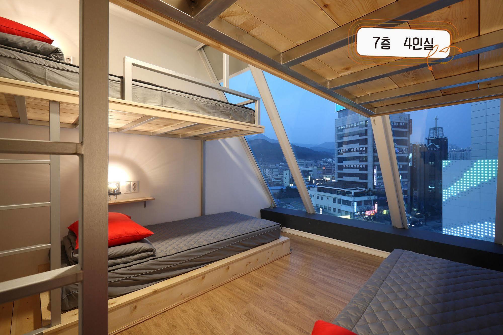 First Guesthouse Pusan Zewnętrze zdjęcie